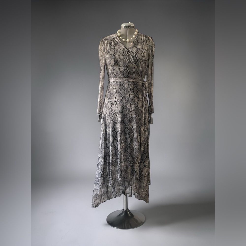 Betsey Johnson Snake Print Wrap Maxi Dress Animal Print Long Sleeve Petite 8P - Picture 8 of 8